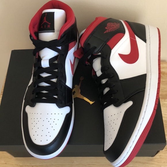 NIKE AIR JORDAN 1 MID SNEAKERS - Picture 5 of 10